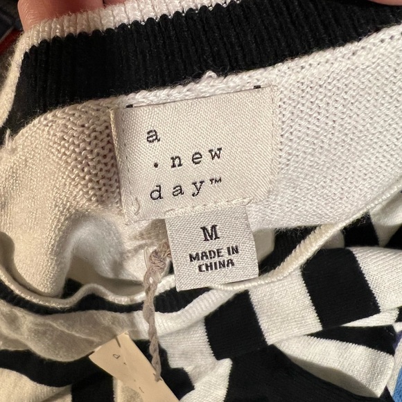 A NEW DAY CREW NECK PULLOVER SWEATER BLACK/WHITE medium - Picture 9 of 10